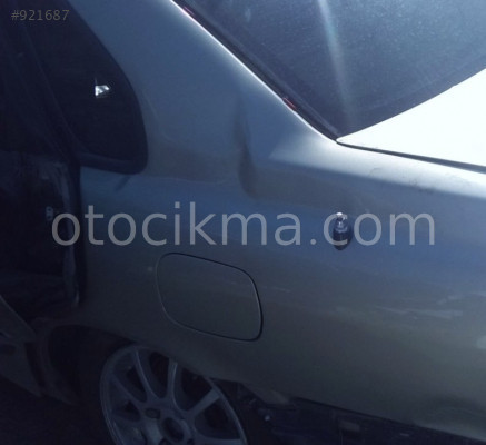 2001 VOLVO S40 ORİJİNAL DEPO KAPAĞI.
