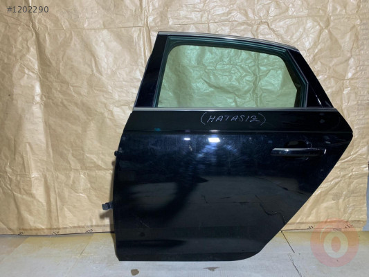 AUDİ A4 16-19 SOL ARKA KAPI DOLU METALİK  SİYAH 8W5833051C