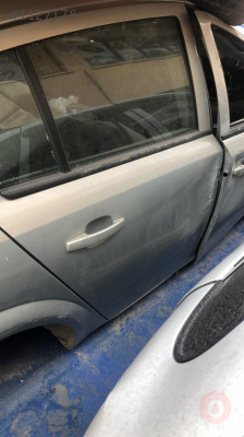 OPEL ASTRA H SAĞ ARKA KAPI ÇITIR HASARLI