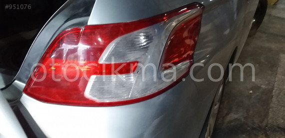 Peugeot  301 arka sağ stop