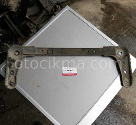 RENAULT MEGANE 3 RADYATÖR DEMİRİ TRAVERSİ