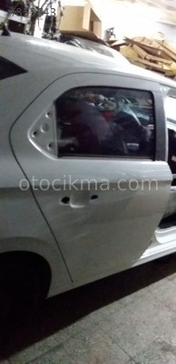 Peugeot  301 sağ  arka kapı