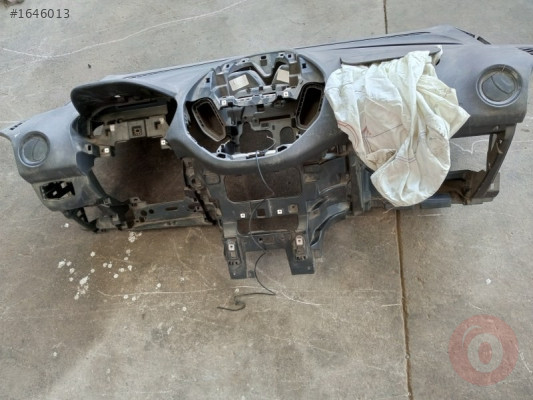 FORD COURİER BOŞ PATLAK GÖĞÜS TORPİDO