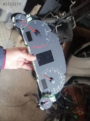Audi A4 gösterge saati