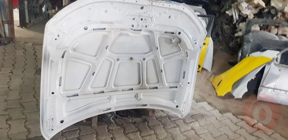 Audi A.4  2012-2014   on motor kaputu çıkma orjinal servis i