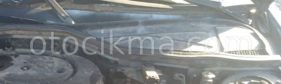 1997 renault 19 europa 1.4 çıkma ön cam ızgarası