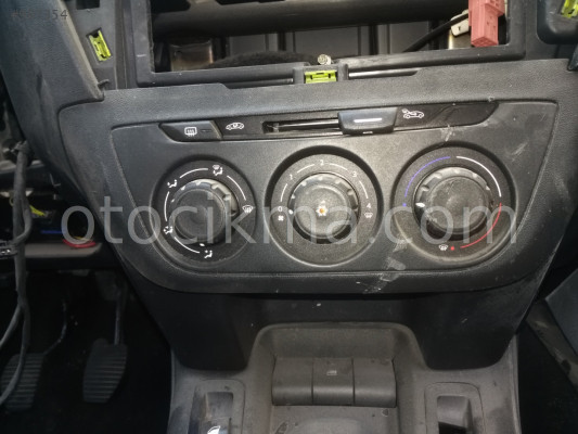 PEUGEOT 301 KLİMA KONTROL DÜĞMELERİ
