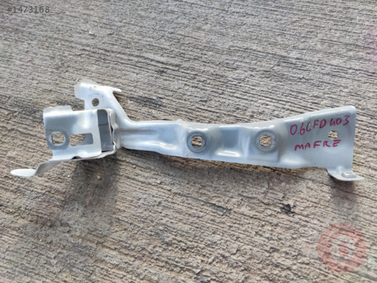 BMW 1 Serisi F40 Çamurluk Montaj Braketi