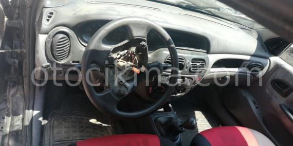 Renault Megane 1 Dolu torpido hatasız orjinal çıkma