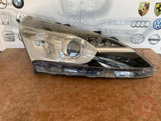 TOYOTA AVENSİZ ÇIKMA HATASIZ SAĞ FAR