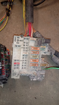 peugeot 206 1.4 benzinli motor içi sigorta kutusu