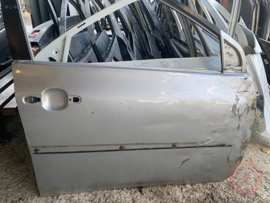 Toyota Corolla Sağ Ön Kapı