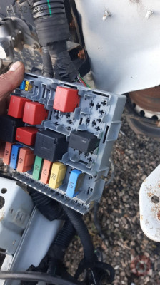 citroen nemo 1.4 hdi çıkma motor içi sigorta tablası