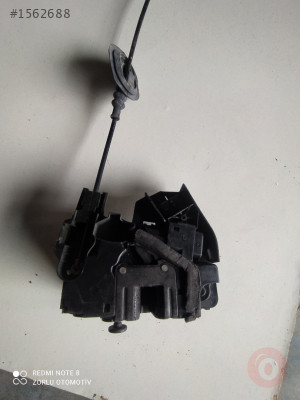 Renault Megane 4 çıkma sağ ön kapı kilidi 805020256R