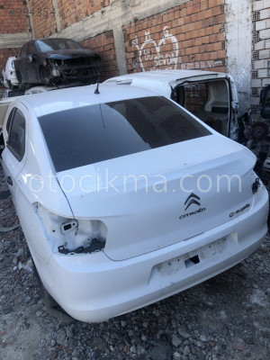 Citroen c elysee çıkma bağaj kapağı
