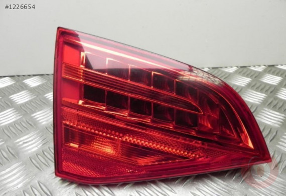 AUDİ A4 08-12 (AVANT) STOP LAMBASI SOL İÇ LEDLİ 8K9945093B