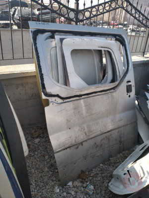Renault trafik çıkma sağ sürgülü kapı