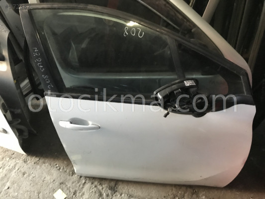 PEUGEOT 208 SAĞ ÖN KAPI GÜÇMANLAR OTO