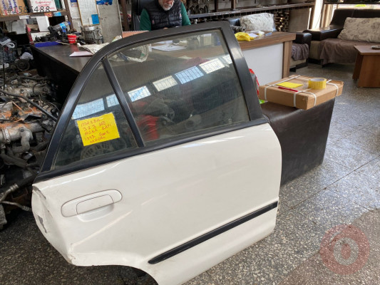 MAZDA 323 SAĞ ARKA KAPI CAM KRİKOSU 1998-2002 MODEL ORJİNAL