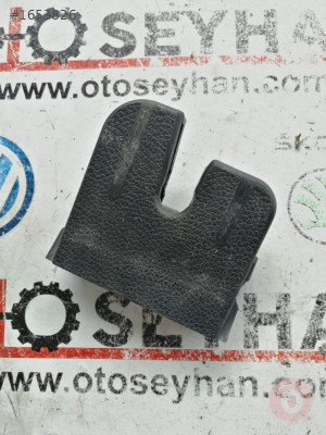 1K6827505B volkswagen golf 5 bağaj kilit kapağı kaplaması