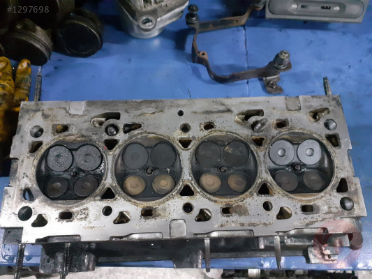 FORD MONDEO 1.8 silindir kapak  958 m 6090 bb