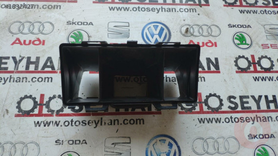 8W0819513 audi a4 a5 kalorifer kazanı hava çıkış kanalı