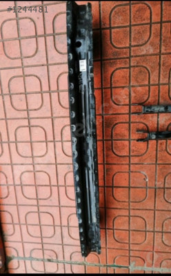 Mercedes arka tampon demiri e class w213 çıkma yedek parça
