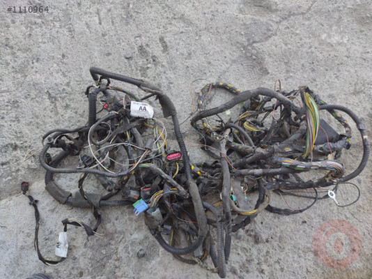 7T1T-15041 ford connect arka tarafa gelen tesisat