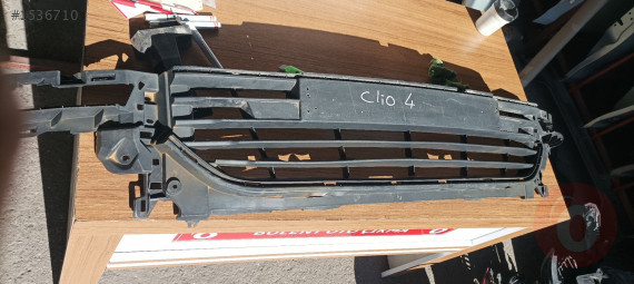 Renault Clio 4 ön tampon ızgarası orijinal çıkma