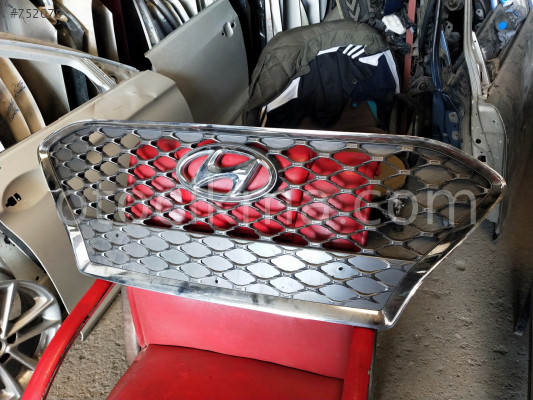 Hyundai kona çıkma ön panjur Adana