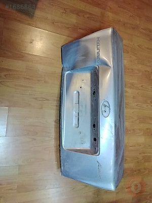 Hyundai accent arka bagaj kapağı