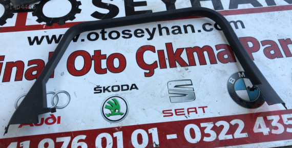 8V4867671 audi a3 sportback sol arka kapı iç çerçeve kaplaması