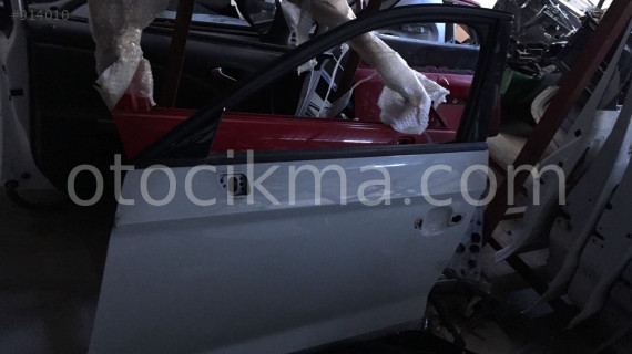 AUDİ A3 SOL ÖN KAPI VE TÜM ÇIKMA YEDEK PARÇALAR