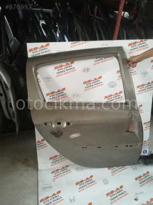 Clio 3 HB sağ arka kapı