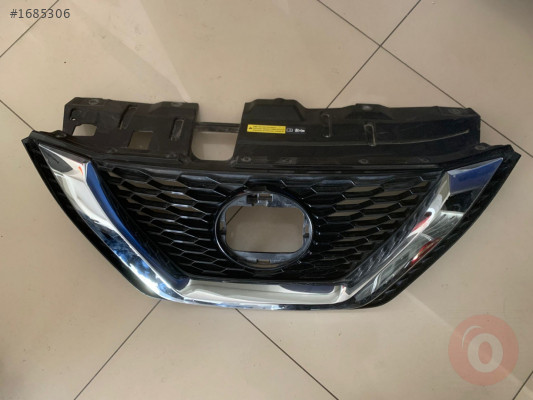 NİSSAN QASHQAİ J11 MAKYAJLI ÖN PANJUR 62398HV80A