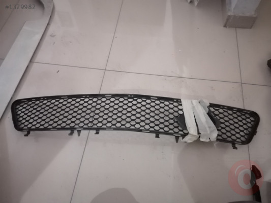 MERCEDES W212 AMG ÖN TAMPON ORTA IZGARASI
