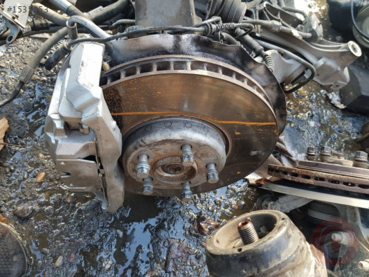 Bmw 730 Sağ Ön Fren Merkezi Hatasız Orjinal Çıkma
