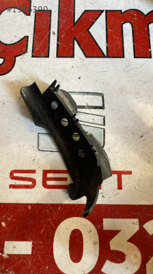 8W5864549 audi A4 B9 2017 sol bagaj çerçeve köşe kaplaması