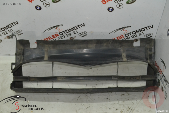 BMW 1 SERİSİ F20 F21 LCI ÖN ALT GÖZLÜK BAKALİTİ MASKE