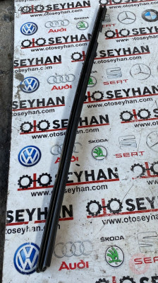 volkswagen golf 5 sağ arka kapı iç cam sıyırıcı fitil