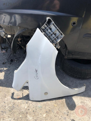 Ford Courier Sağ Ön Çamurluk Beyaz Hatasız Orjinal Çıkma