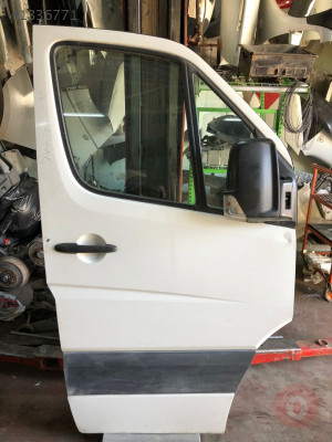 MERCEDES SPRİNTER 2013  ÇIKMA ORJİNAL SAĞ ÖN KAPI
