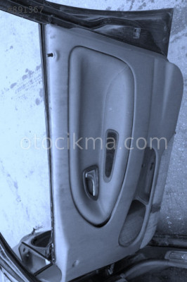 1996 VOLVO S40 ÇIKMA KAPI DÖŞEMESİ.