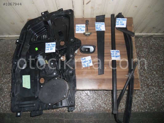 FORD FİESTA SOL ÖN KAPI CAM KRİKOSU 2002-2008 MODEL ORJİNAL