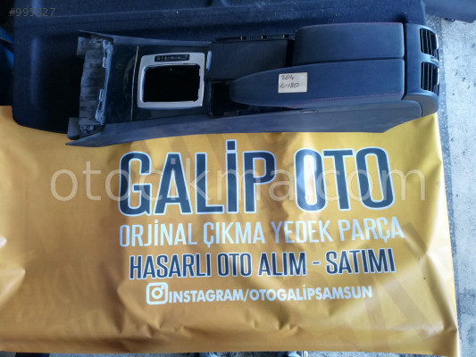 Mercedes C180 W204 Orta Konsol hatasız orjinal çıkma