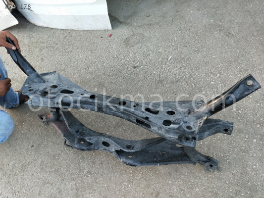 2017 2018 2019 Honda Civic çıkma ön motor traversi