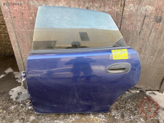 MAZDA 323 LANTİS SOL ARKA KAPI CAM KRİKOSU 1996-1998 MODEL