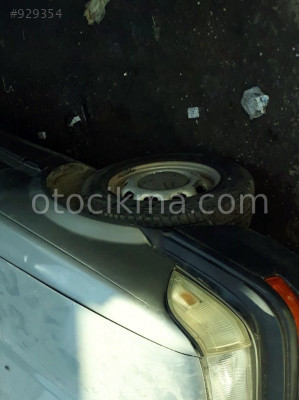 ÇIKMA 1992 TOYOTA COROLLA SOL ÖN JANT LASTİK.