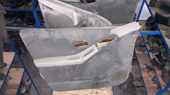 Toyota Yaris kapı döşemesi