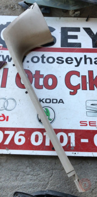 1Z1863484 skoda octavia 2005 sağ ön direk alt eşik kaplaması